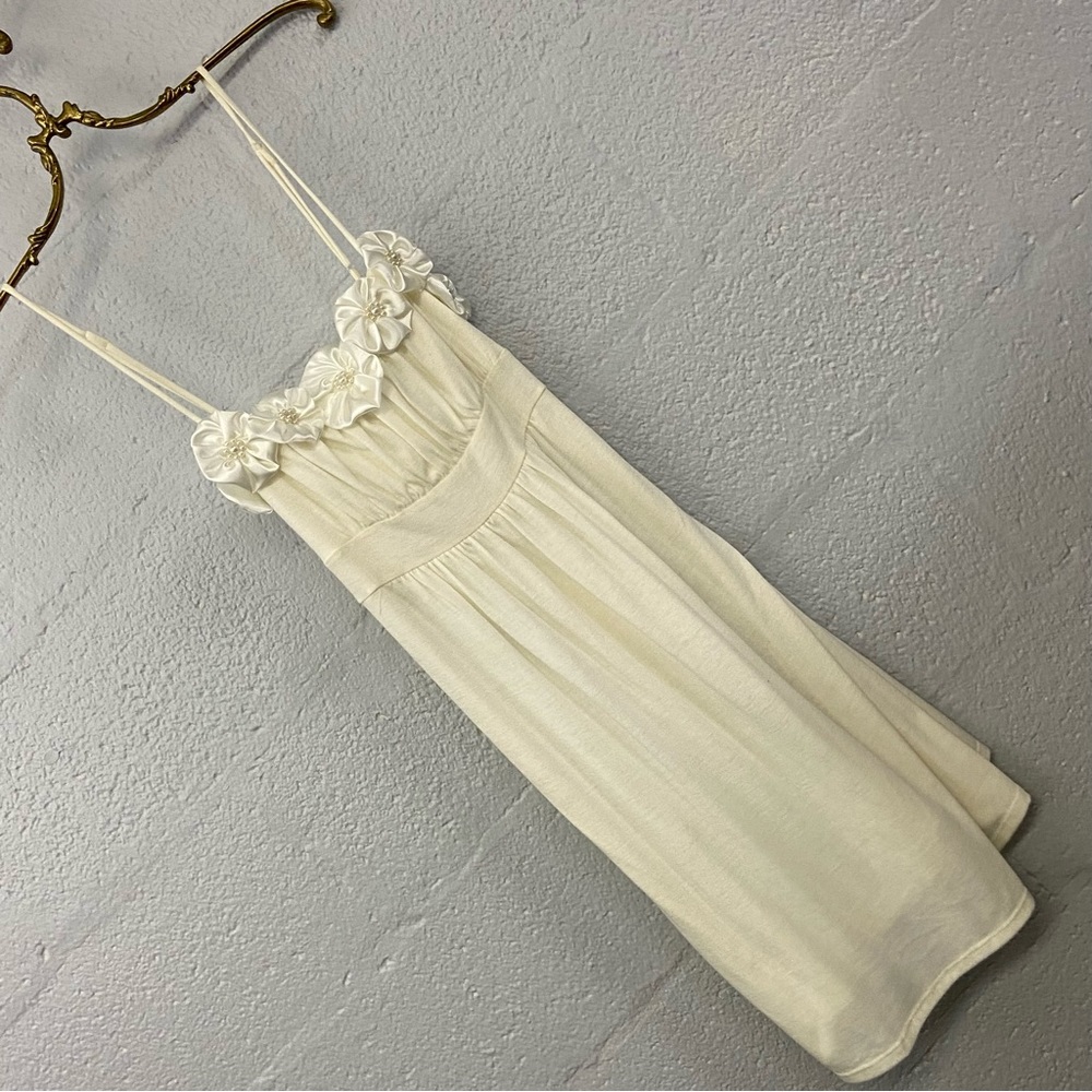 Body Central White with ribbon flowers Dress size S
